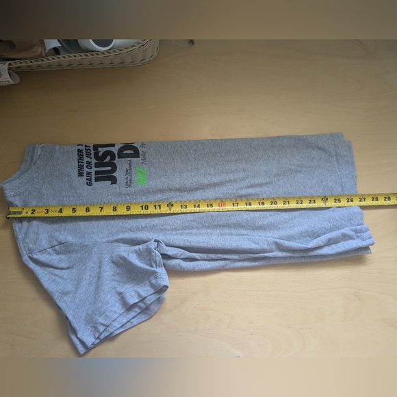 NIKE Men Casual Tee Shirt Gray Color Active And Relax Shirt - Picture 8 of 8